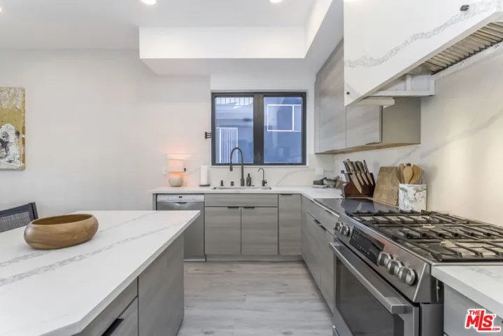 137 N Doheny Drive 3, Los Angeles, California 90048