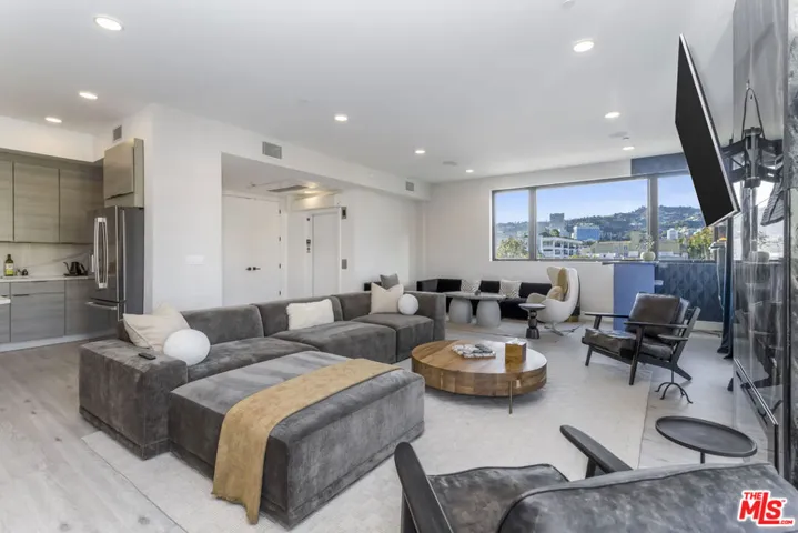 137 N Doheny Drive 3, Los Angeles, California 90048