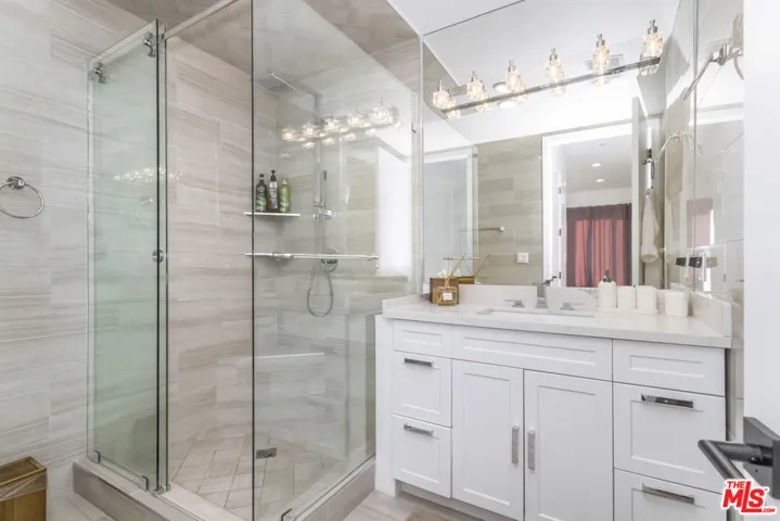 137 N Doheny Drive 3, Los Angeles, California 90048