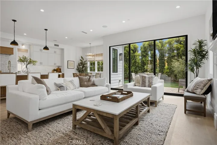 858 Fiske, Pacific Palisades, California 90272