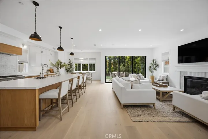 858 Fiske, Pacific Palisades, California 90272