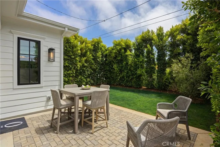 858 Fiske, Pacific Palisades, California 90272