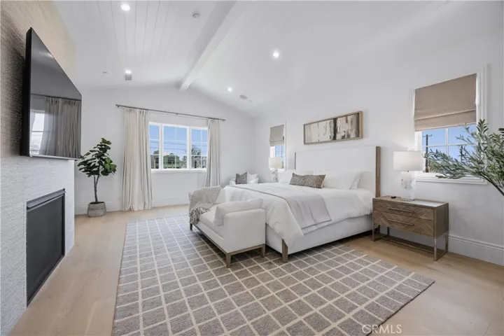 858 Fiske, Pacific Palisades, California 90272