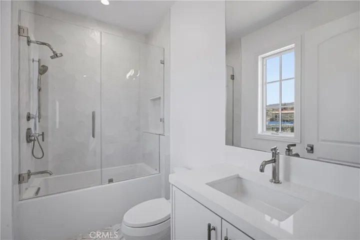858 Fiske, Pacific Palisades, California 90272