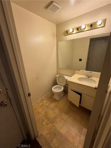 Downstairs 1/2 bath