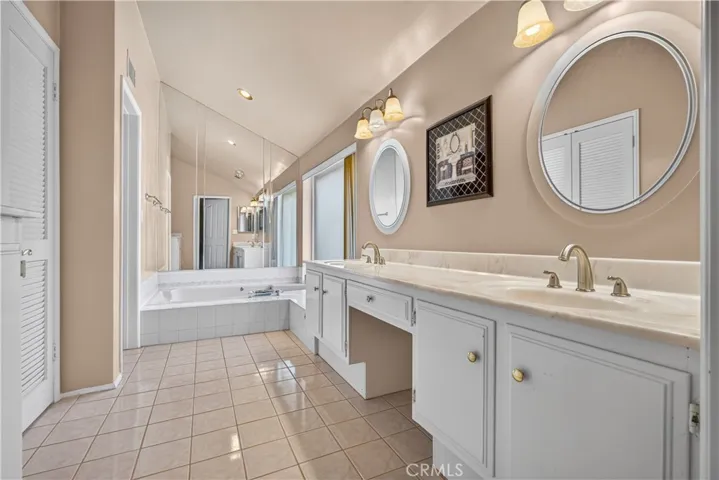 Master Suite Bathroom