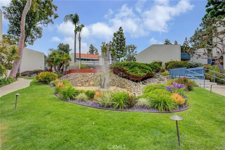 824 Camino Real 204, Redondo Beach, California 90277