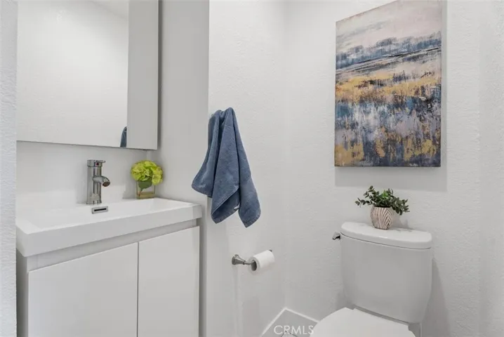 25552 Mackenzie Street, Laguna Hills, California 92653