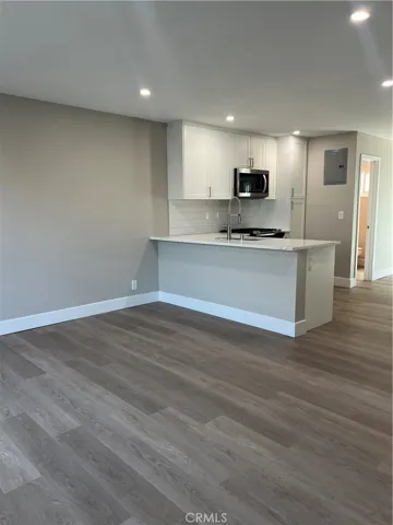 1030 Mission Drive D, Costa Mesa, California 92626