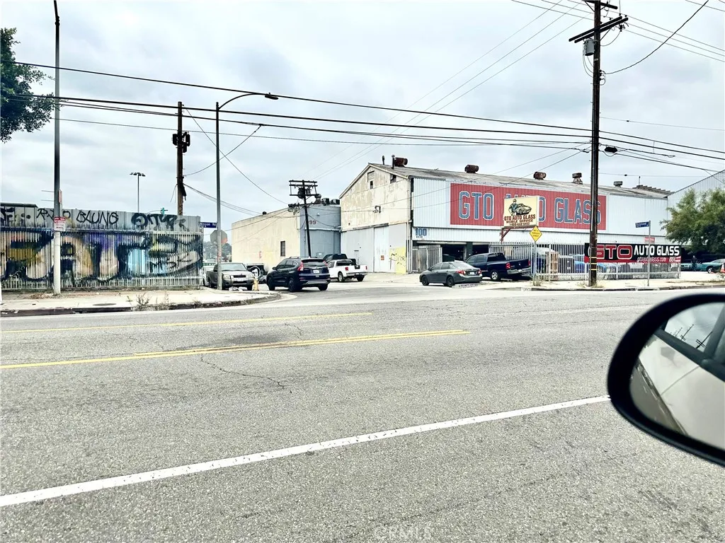 1007 N Mission