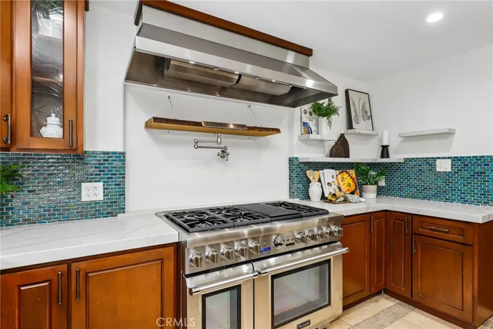 962 Begonia Avenue, Costa Mesa, California 92626