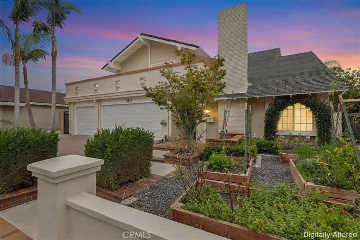 962 Begonia Avenue, Costa Mesa, California 92626