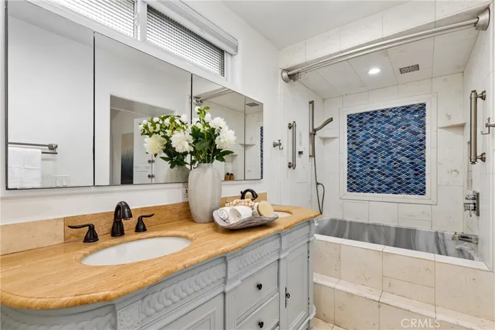 962 Begonia Avenue, Costa Mesa, California 92626