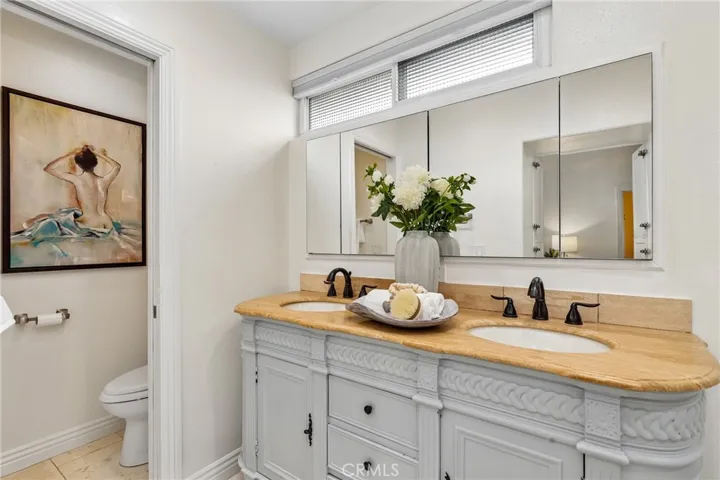 962 Begonia Avenue, Costa Mesa, California 92626