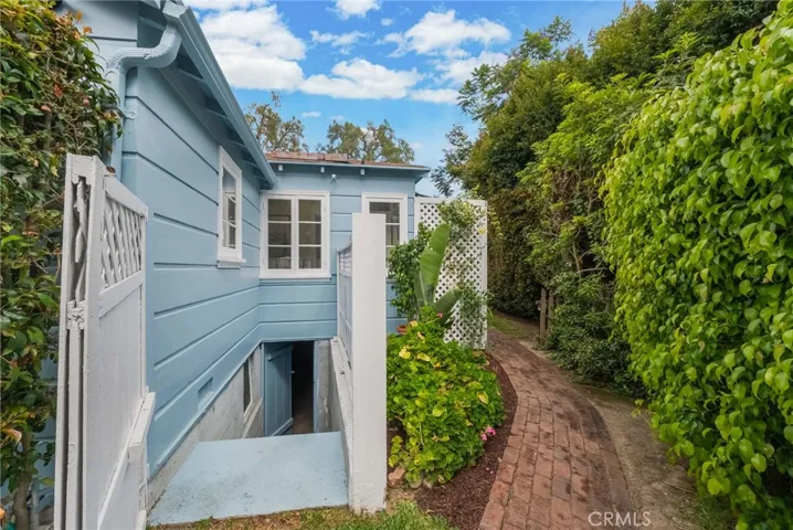 Stairs to basement