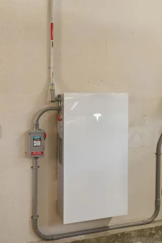 Tesla wall/battery