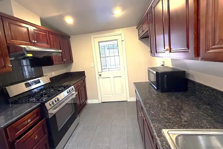 12923 Slack Street, Poway, California 92064