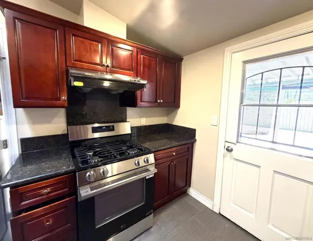 12923 Slack Street, Poway, California 92064