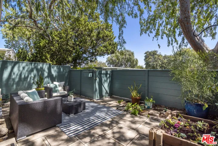 5383 Village, Los Angeles, California 90016