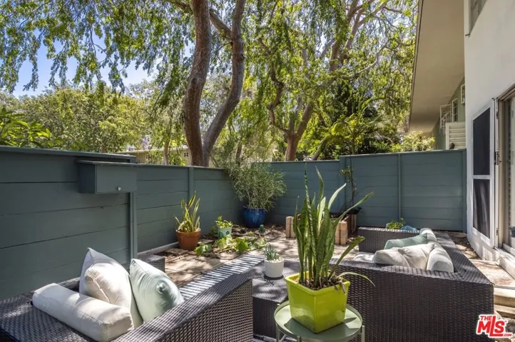 5383 Village, Los Angeles, California 90016