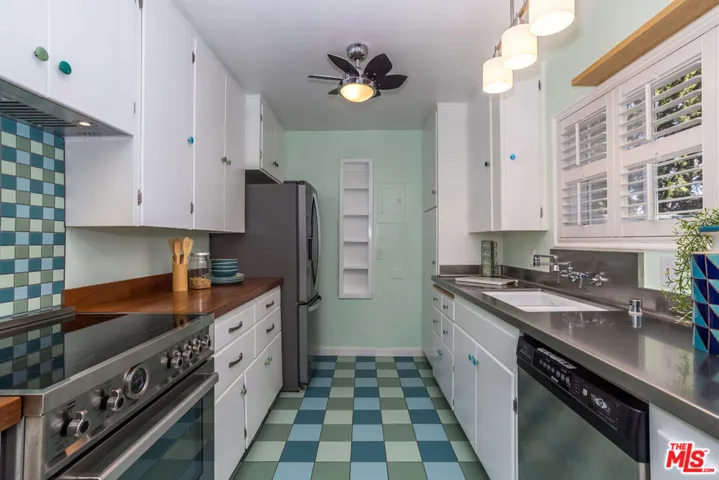 5383 Village, Los Angeles, California 90016