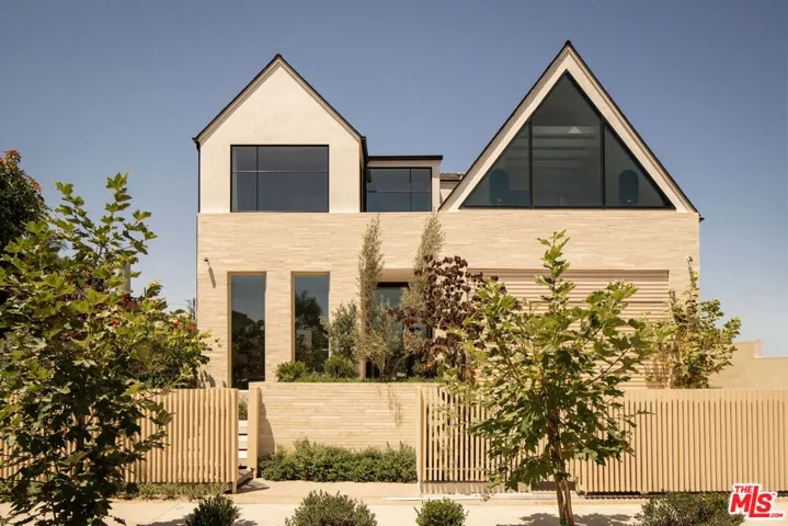 6111 Hargis Street, Los Angeles, California 90034
