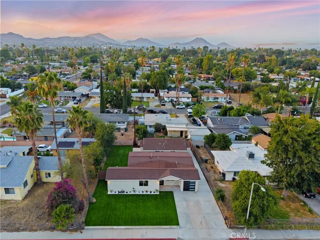 5571 Central Avenue, Riverside, California 92504