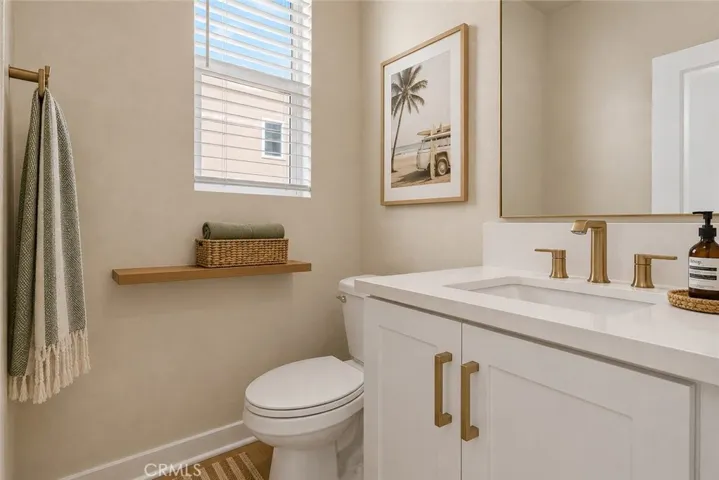 Half bath - virtually staged