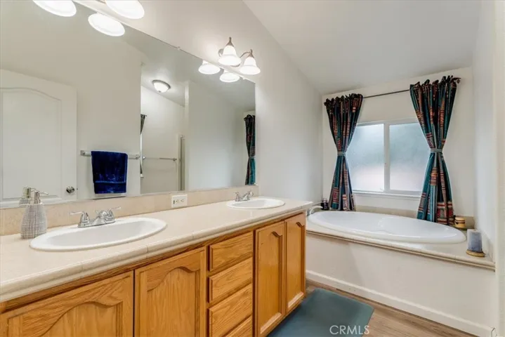 51 Quinta Court, Paso Robles, California 93446