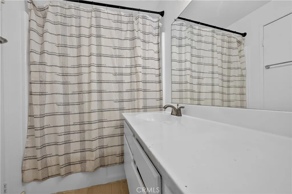 secondary bathroom