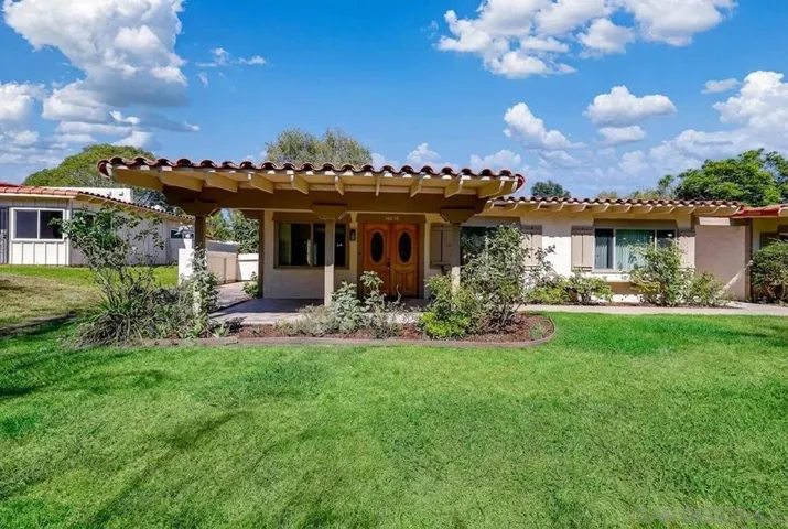 https://zimg.paragon.ice.com/ParagonImages/Property/PA/SDMLS/260015483/20/533/400/bf7eceeb7ec66f5754d2b67a72737547/3/f10bf10a606175993591a9336ebc5f0d/260015483-ec538f55-d85c-4387-bd61-4e43cf106ca5.JPG