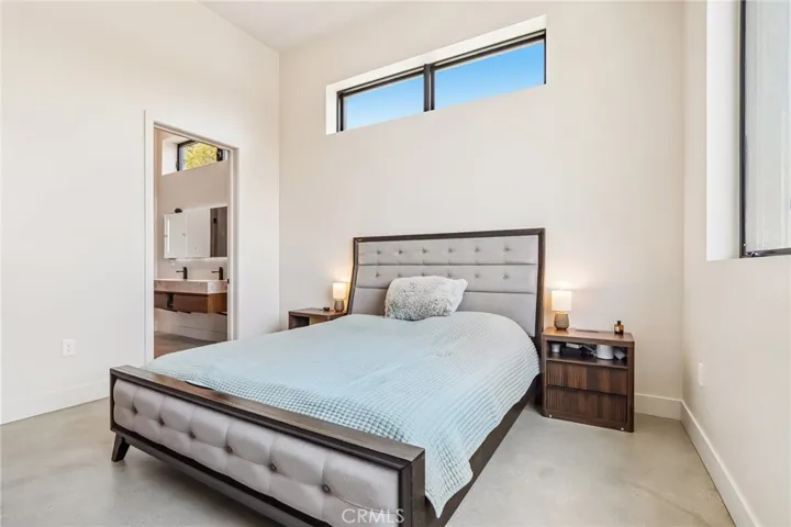 8504 Outland View Drive, Sun Valley, California 91352