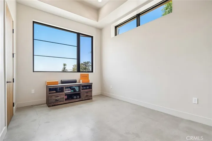 8504 Outland View Drive, Sun Valley, California 91352