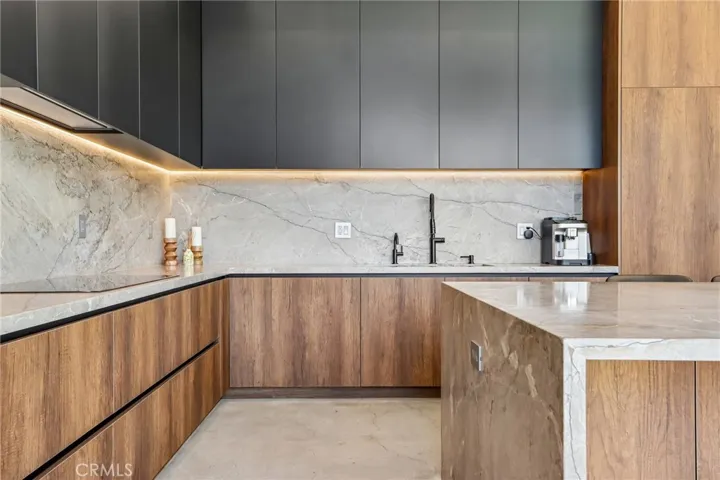 8504 Outland View Drive, Sun Valley, California 91352