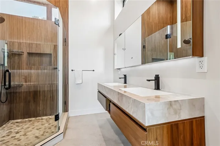 8504 Outland View Drive, Sun Valley, California 91352