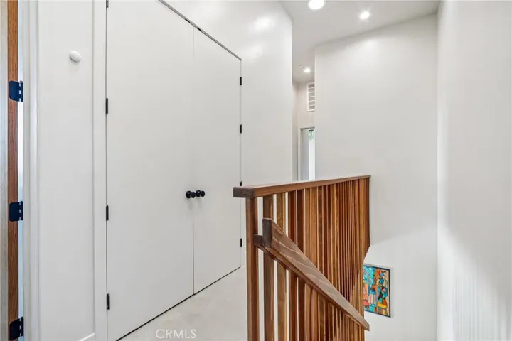 8504 Outland View Drive, Sun Valley, California 91352