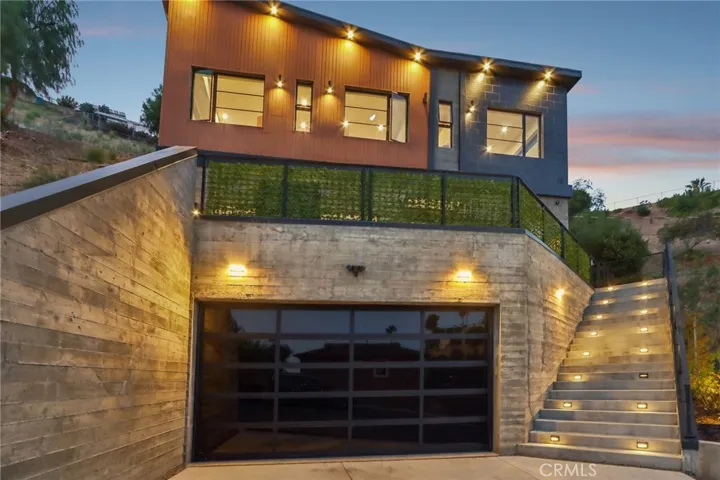 8504 Outland View Drive, Sun Valley, California 91352