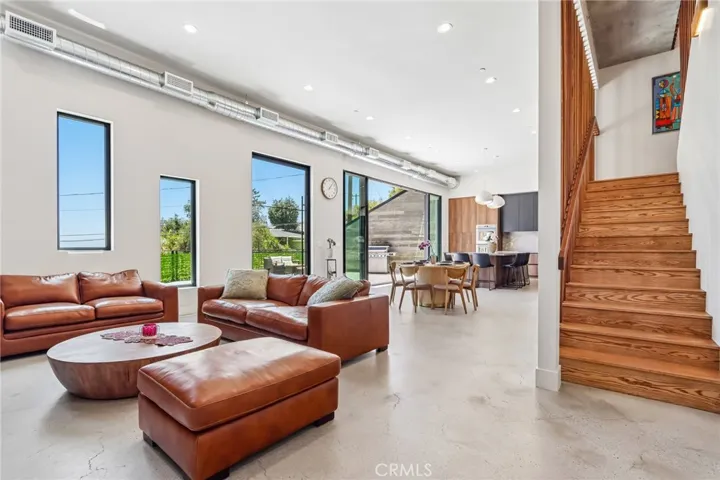 8504 Outland View Drive, Sun Valley, California 91352