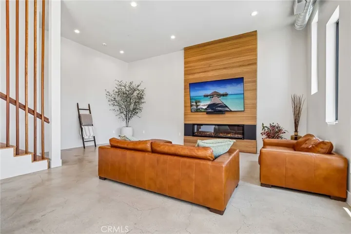 8504 Outland View Drive, Sun Valley, California 91352