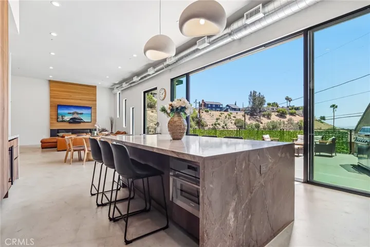 8504 Outland View Drive, Sun Valley, California 91352
