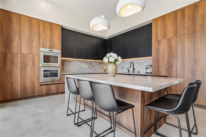 8504 Outland View Drive, Sun Valley, California 91352