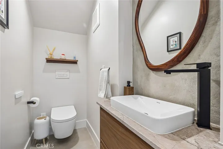 8504 Outland View Drive, Sun Valley, California 91352