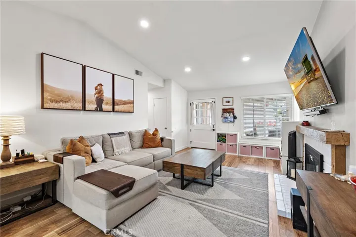 21155 Larchmont, Lake Forest, California 92630