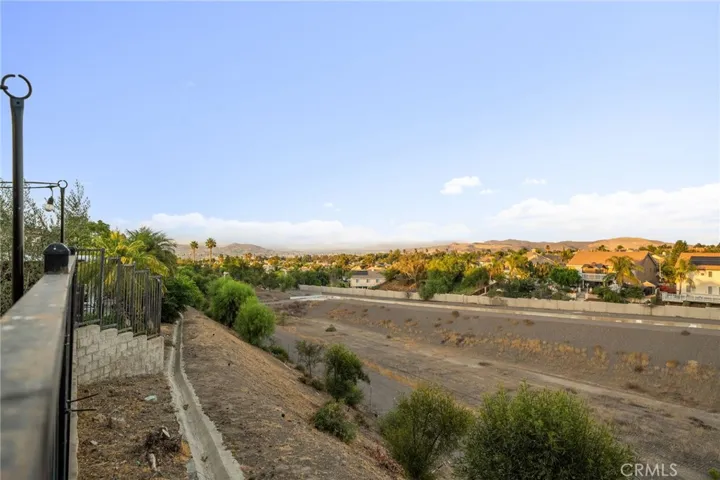 3547 Hawthorne Drive, Corona, California 92881