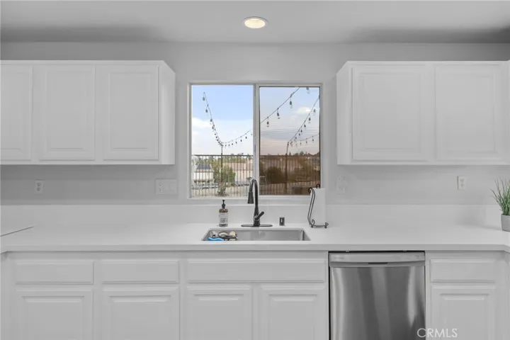 3547 Hawthorne Drive, Corona, California 92881