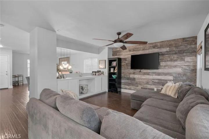 3547 Hawthorne Drive, Corona, California 92881