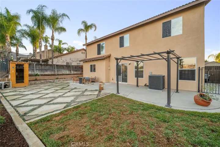 3547 Hawthorne Drive, Corona, California 92881