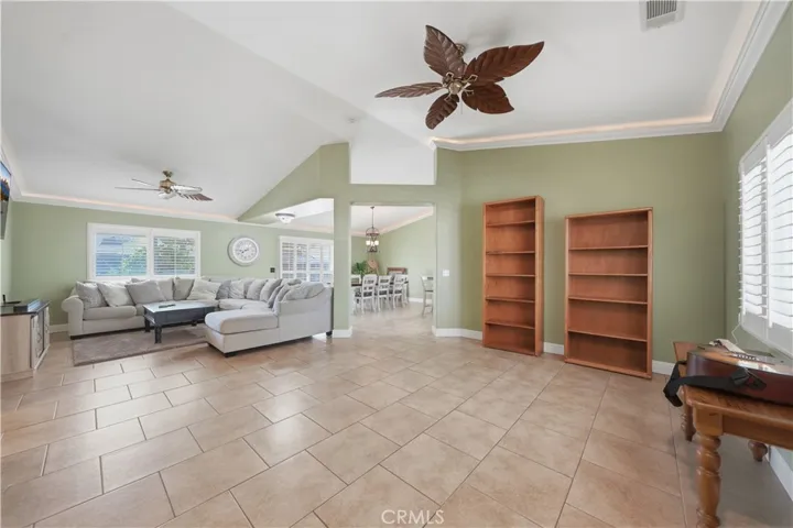 1936 Medoc, San Jacinto, California 92583