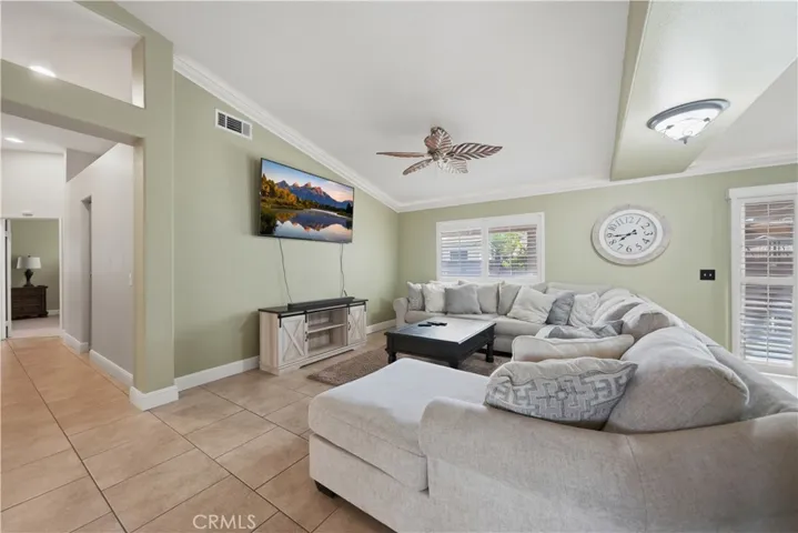 1936 Medoc, San Jacinto, California 92583