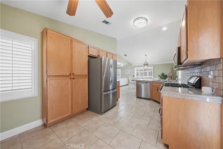 1936 Medoc, San Jacinto, California 92583